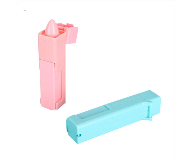 Dụng cụ nhấn nút thang máy và mở cửa tự sát trùng tiện dụng