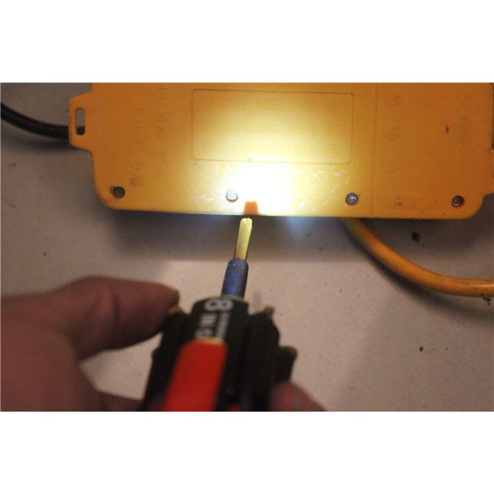 Bộ tua vít vặn mở ốc đa năng 8 trong 1 có đèn pin led FZ-895