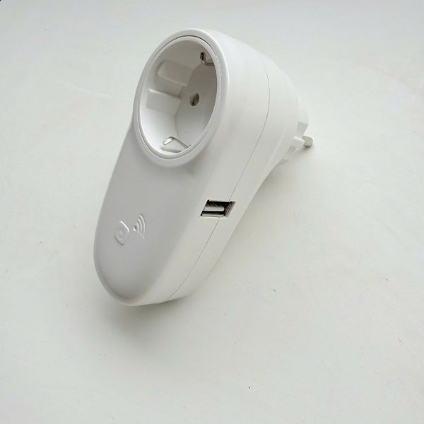 Ổ cắm wifi Broadlink SP4l hẹn giờ phiên bản EU dùng trong hệ thống điều khiển từ xa
