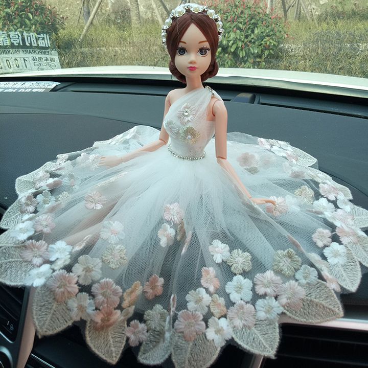 Búp bê trang trí xe hơi