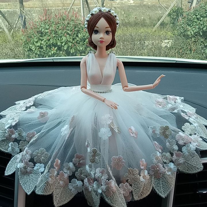 Búp bê trang trí xe hơi